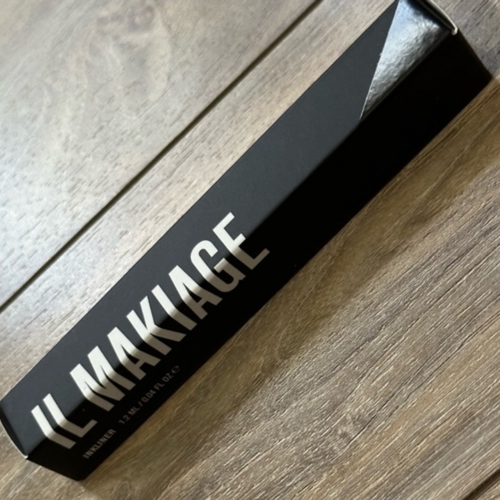 IL MAKIAGE Black Eyeliner